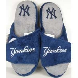  Forever Collectibles New York Yankees official MLB 2011 