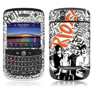   MS PARA20033 BlackBerry Tour  9630  Paramore  Riot Skin Electronics