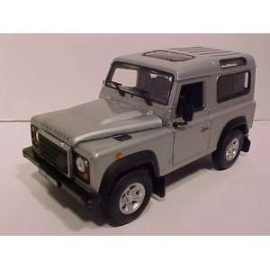  Land Rover Defender Silver 1/24 Toys & Games