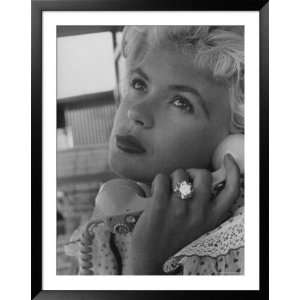  Jayne Mansfield Wearing Her Engagement Ring from Mickey Hargitay 