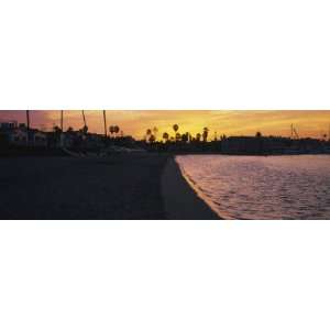  Silhouette of Beach Huts, Newport Beach, California, USA 