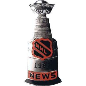  1982 Stanley Cup NHL Playoffs 1982 NHL Pin   NHL Mugs and 
