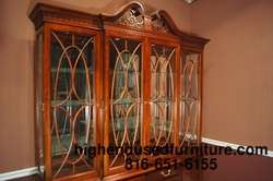 THOMASVILLE Mahogany Collection Pediment Top Lighted 78 China Cabinet 