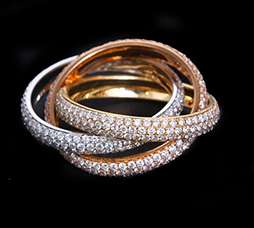 Stunning 18K Tri Color Gold and Diamond Rolling Ring  