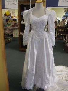  Wedding Dress White Chapel Length sz 6 NWT  