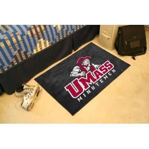  UMass Starter Rug