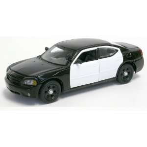    First Response 1/43 Dodge Charger Police Car   B&W #1 Toys & Games