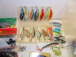 BASS FISHING GEAR/SPINNERBAITS/CRANKBAITS/RATTLE TRAPS/PLASTIC WORMS 