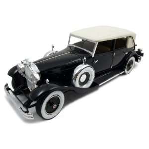  1930 Packard Brewster Black 1/18 Diecast Model Car Toys 