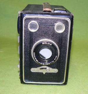 Eine Box   ein Fotoapparat für Rollfilme aus den 30er Jahren. Auf dem 