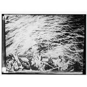   TITANIC survivors on way to rescue ship CARPATHIA 1912