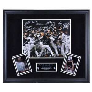  White Sox   2005 Team Signed   Framed Autographed 16x20 