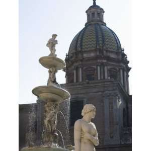 Statues and the Fontana Pretoria, Palermo, Sicily, Italy 