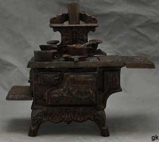   Miniature Toy/Salesmans Sample Cast Iron Stove with Pots & Pans  