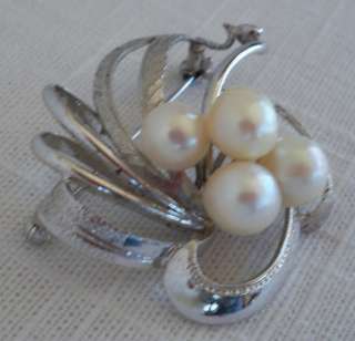 VINTAGE SILVER AND PEARL CLUSTER PIN / BROOCH  