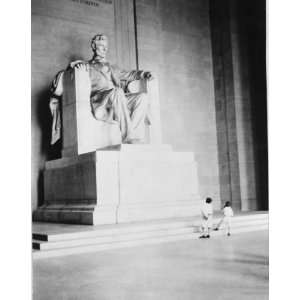  1923 photo Statue of Abraham Lincoln in the Lincoln Memorial 