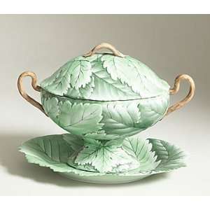  Jade Leaf Tureen in Moss