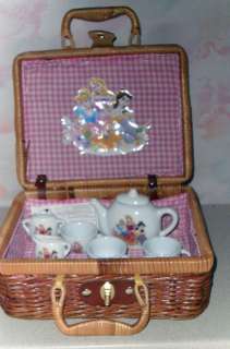 Disney wicker picnic basket with 8 piece Princess tea set pink 